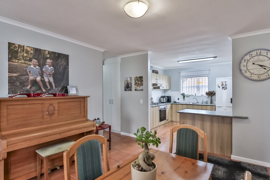 To Let 3 Bedroom Property for Rent in Somerset Ridge Western Cape